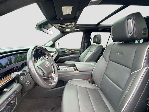 Certified 2023 Cadillac Escalade Premium Luxury w/ Performance Package AWD/4WD image 15