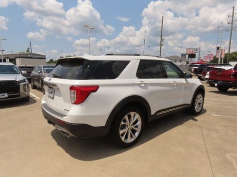 Used 2023 Ford Explorer Platinum w/ Technology Package AWD/4WD image 9