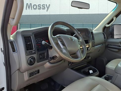 Used 2013 Nissan NV 3500 SL w/ Technology Pkg image 10
