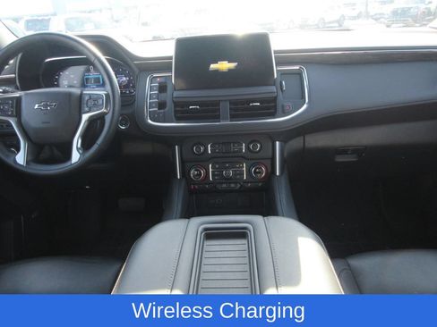 Certified 2024 Chevrolet Suburban Z71 w/ Luxury Package AWD/4WD image 17