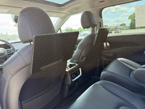 Used 2025 Kia Carnival SX Prestige FWD image 6