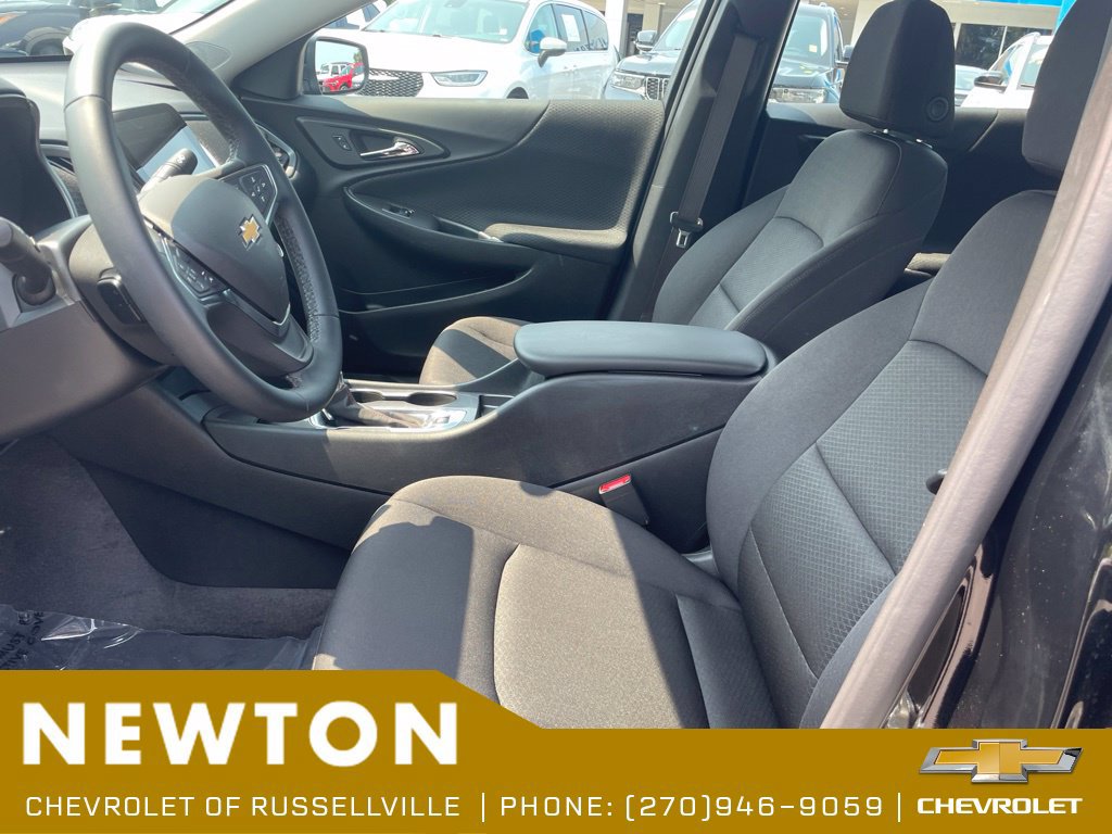 Used 2025 Chevrolet Malibu RS FWD image 4