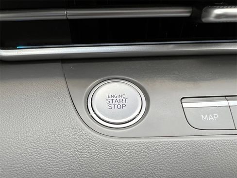 Used 2024 Hyundai Elantra SEL image 26