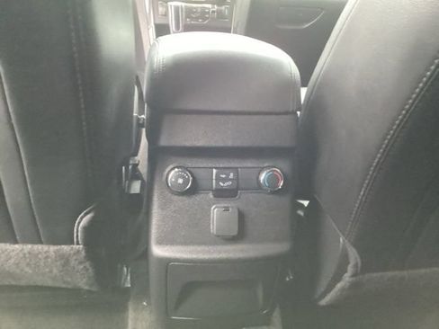 Used 2017 Ford Explorer XLT w/ Equipment Group 202A FWD image 27