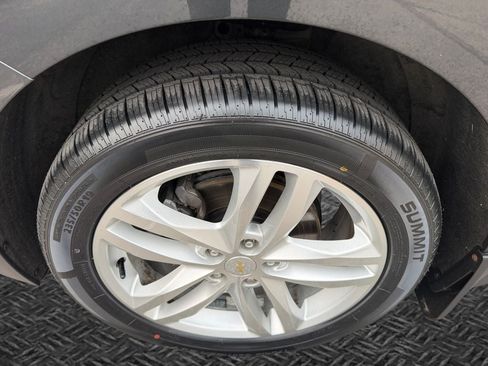 Used 2020 Chevrolet Equinox Premier AWD/4WD image 11