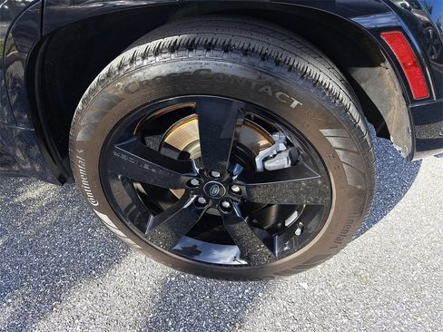 Used 2024 Land Rover Defender 110 X-Dynamic SE image 27