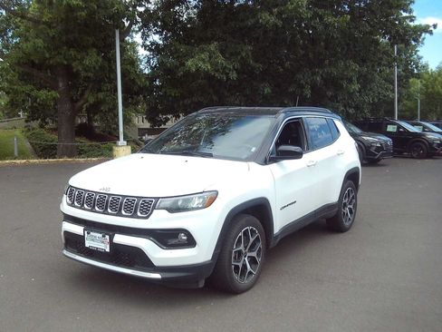 Used 2025 Jeep Compass Limited AWD/4WD image 1