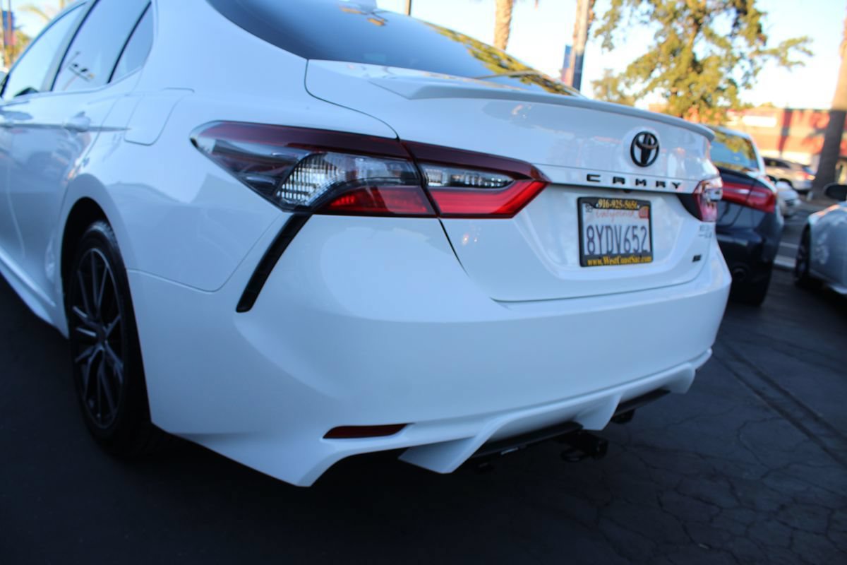 Used 2022 Toyota Camry SE w/ Carpet Mat Package (TMS) FWD image 15