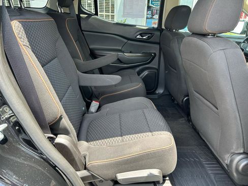Used 2018 GMC Acadia SLE w/ Driver Alert Package I AWD/4WD image 16