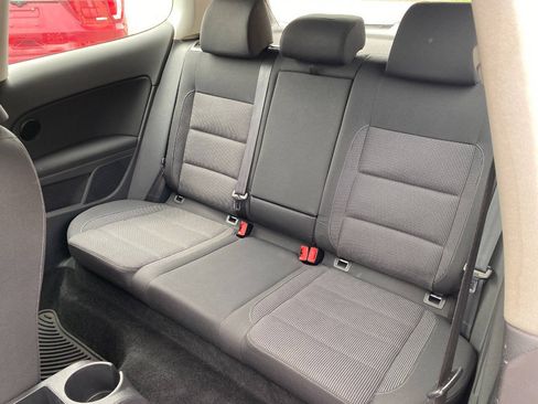 Used 2011 Volkswagen Golf 2-Door FWD image 18