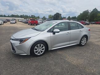 Used 2024 Toyota Corolla LE FWD video 2