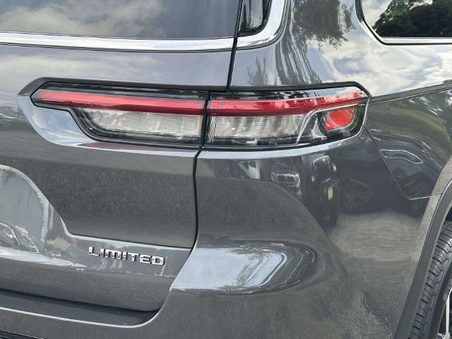 Used 2023 Jeep Grand Cherokee L Limited AWD/4WD image 12
