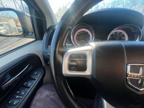 Used 2017 Dodge Grand Caravan SE w/ Power Window Group image 15