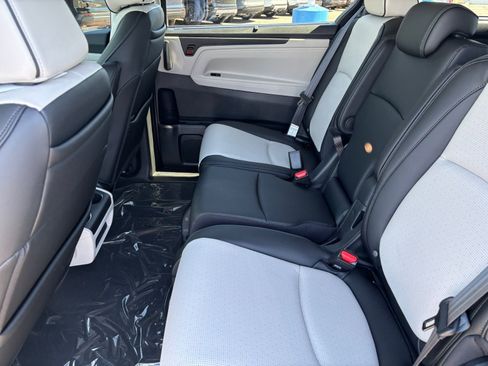 New 2026 Honda Odyssey Elite image 11