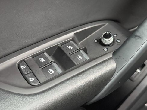 Used 2025 Audi Q5 2.0T Premium w/ Convenience Plus Package image 24