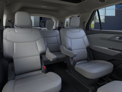 New 2026 Ford Explorer Active w/ Active Comfort Package AWD/4WD image 12