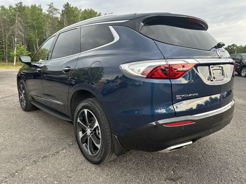 Used 2022 Buick Enclave Essence w/ LPO, Touring Package AWD/4WD image 5