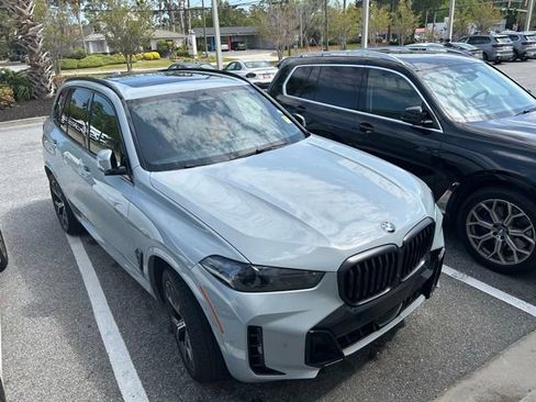 Used 2024 BMW X5 sDrive40i w/ M Sport Package image 3