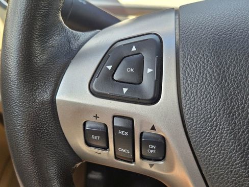 Used 2017 Ford Taurus SEL w/ Equipment Group 201A FWD image 14