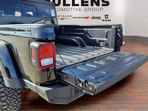 Used 2023 Jeep Gladiator Mojave w/ Cold Weather Group image 23