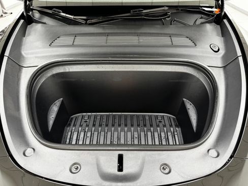 Used 2024 Tesla Model Y Long Range image 31