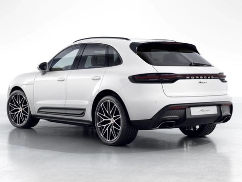 New 2026 Porsche Macan image 3