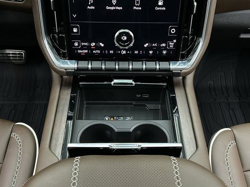 Used 2025 GMC Yukon XL Denali Ultimate image 29