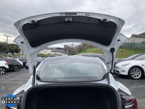 Used 2021 Tesla Model 3 Standard Range Plus image 8