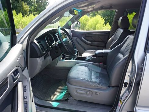 Used 2007 Toyota 4Runner Limited RWD image 2