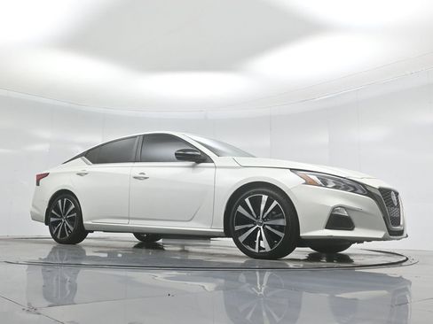 Used 2022 Nissan Altima 2.0 SR image 4
