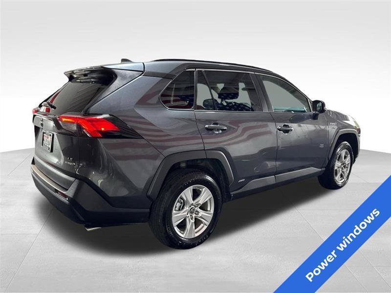 Used 2020 Toyota RAV4 LE AWD/4WD image 5