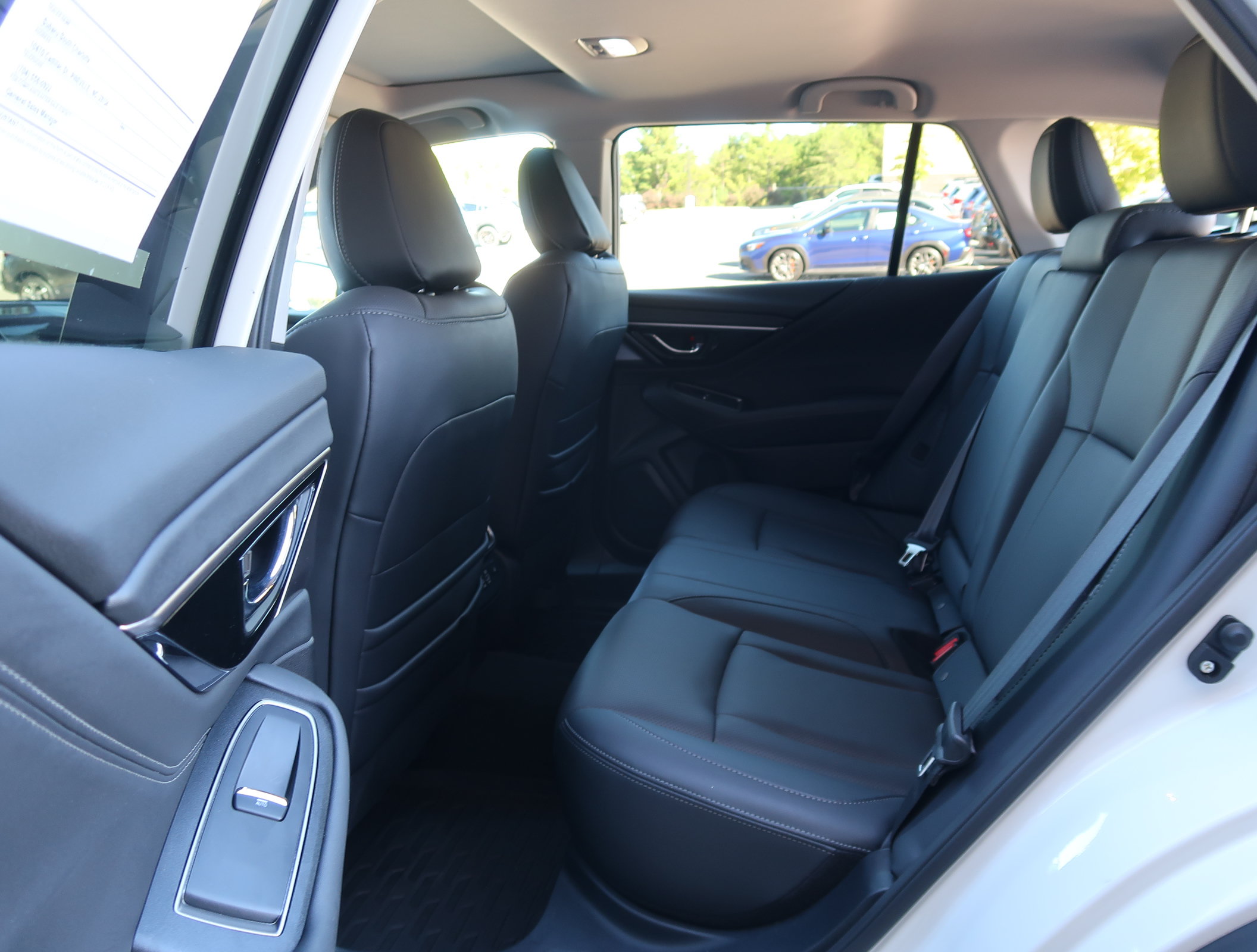 Used 2023 Subaru Outback Limited AWD/4WD image 31