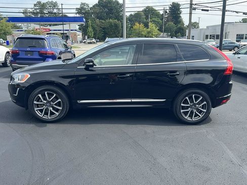 Used 2016 Volvo XC60 T6 w/ Proximity Package AWD/4WD image 8