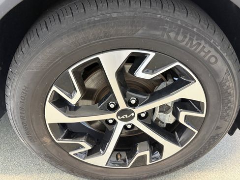 Used 2023 Kia Sportage EX FWD image 26