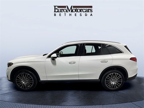 Used 2025 Mercedes-Benz GLC 300 4MATIC image 2