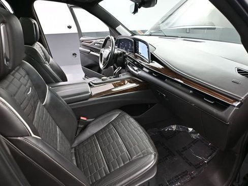 Used 2021 Cadillac Escalade ESV Premium Luxury Platinum image 65