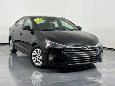 Used 2020 Hyundai Elantra SE w/ Cargo Package (C1) FWD image 2