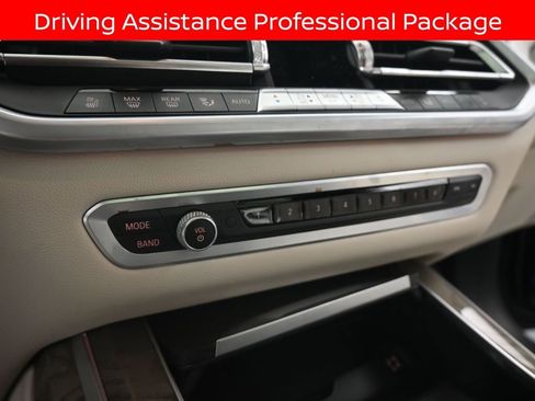 Used 2022 BMW X7 M50i image 15