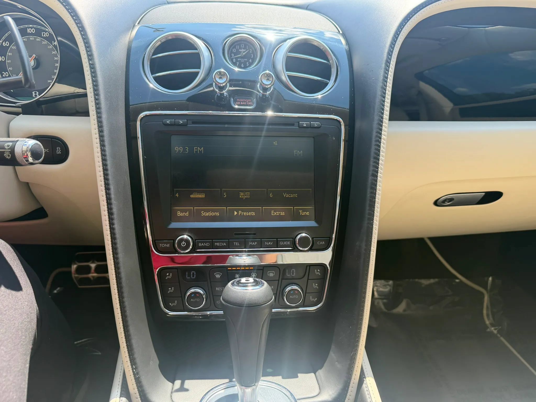 Used 2015 Bentley Flying Spur V8 AWD/4WD image 26