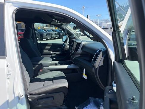 New 2026 RAM 1500 Express AWD/4WD image 27