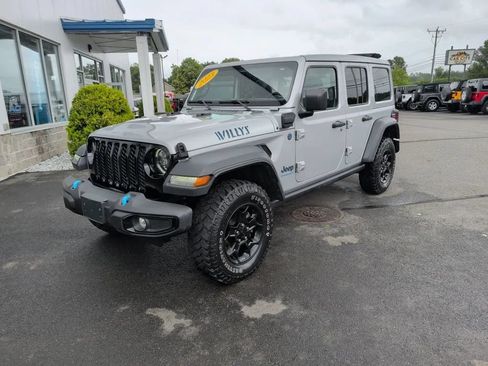 Used 2023 Jeep Wrangler Unlimited w/ Sun & Screen Package AWD/4WD image 7
