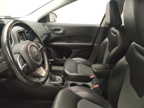 Used 2019 Jeep Compass Latitude AWD/4WD image 17