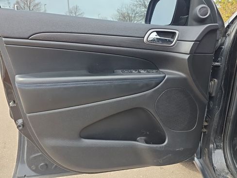 Used 2018 Jeep Grand Cherokee Laredo image 10