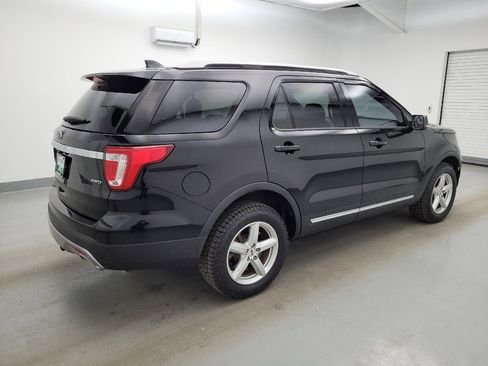 Used 2016 Ford Explorer XLT w/ Equipment Group 202A AWD/4WD image 10