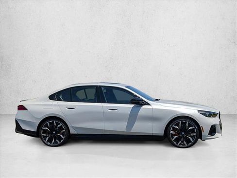 Used 2025 BMW i5 M60 w/ Premium Package AWD/4WD image 4
