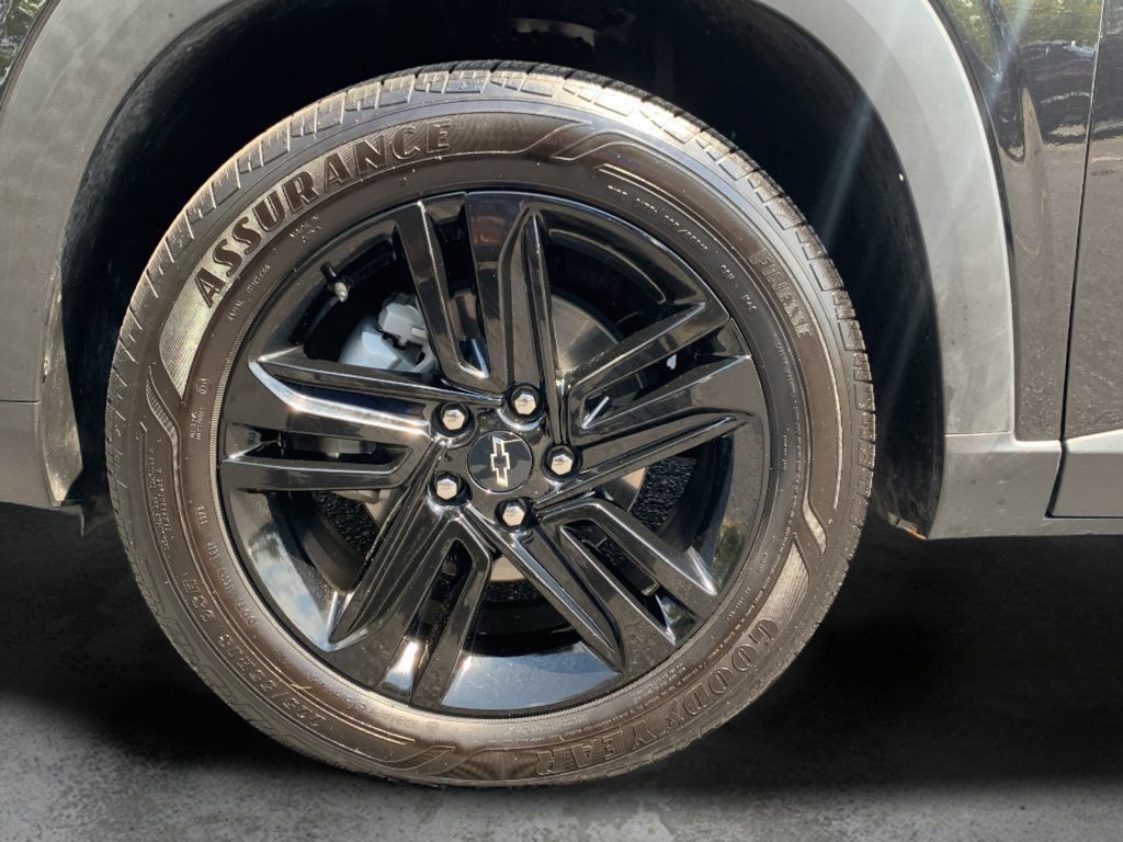 Used 2024 Chevrolet Trax ACTIV w/ Sunroof Package FWD image 47