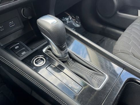 Used 2021 Nissan Kicks SV image 24