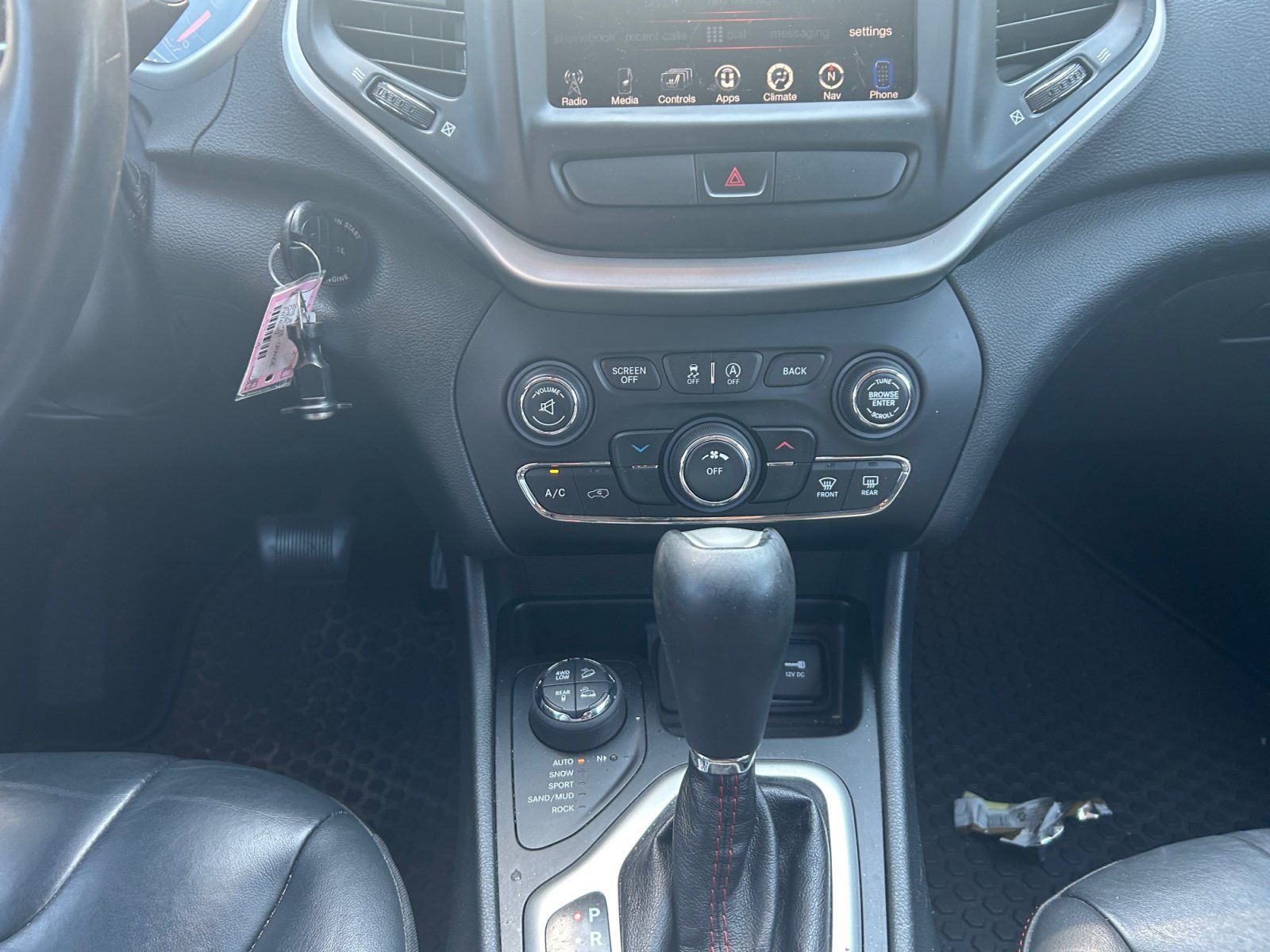 Used 2015 Jeep Cherokee Trailhawk w/ Leather Interior Group AWD/4WD image 11