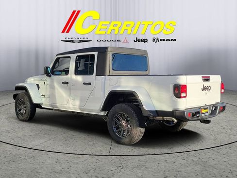 New 2026 Jeep Gladiator Sport image 2