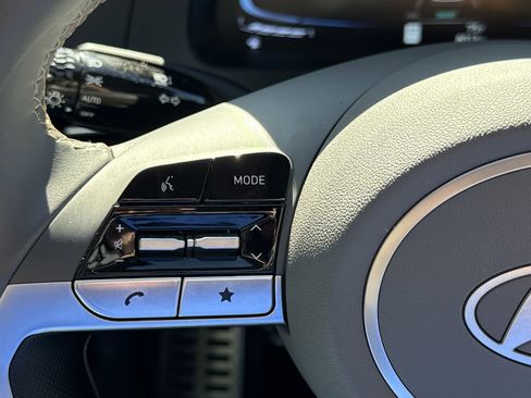 Certified 2025 Hyundai Elantra Sport image 20